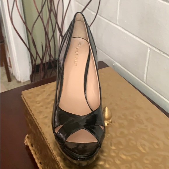 BLACK PATEN LEATHER SHOES by NINE WEST - Picture 3 of 7